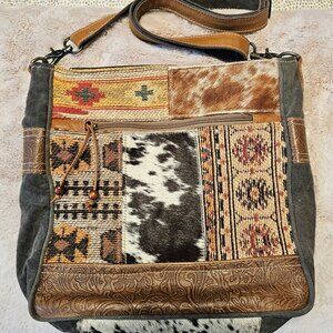 Myra crossbody bag